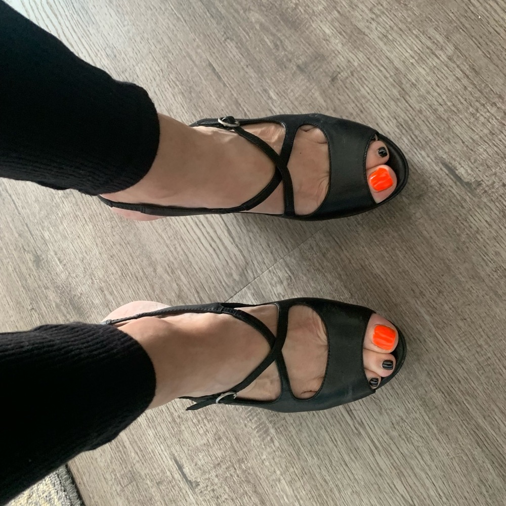 Also platform wedge sandals. Size 7 or 37